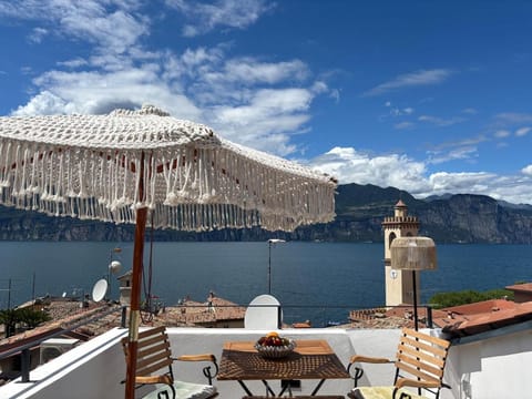 Balcony/Terrace, Lake view