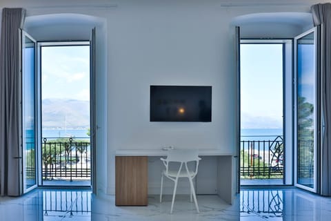 Natural landscape, TV and multimedia, View (from property/room), Balcony/Terrace, Mountain view, Sea view