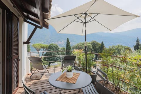 Patio, Spring, View (from property/room), Balcony/Terrace, Dining area, Mountain view