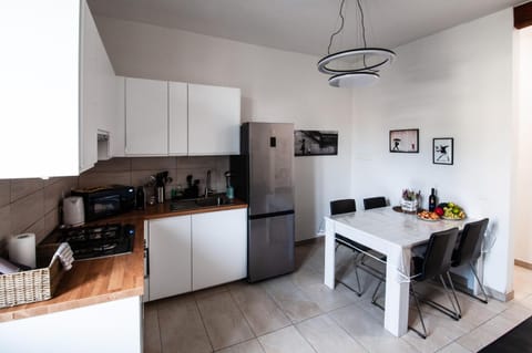 Coffee/tea facilities, Kitchen or kitchenette, Dining area, oven, pet friendly, stove, toaster