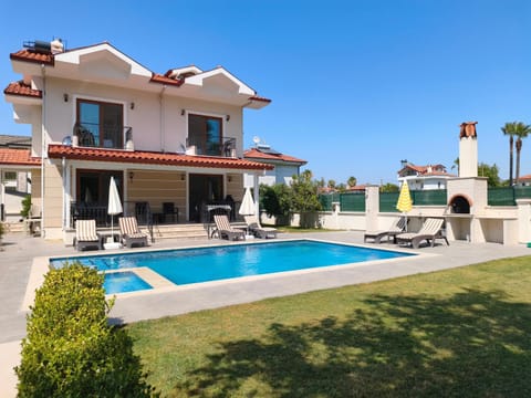 Property building, Garden, Garden view, Pool view, Swimming pool