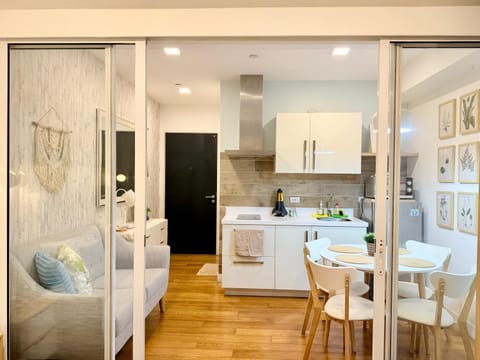 Facade/entrance, Dining area, Dinner, kitchen