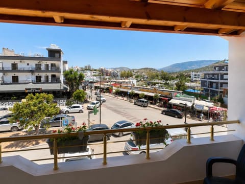 Property building, Day, Neighbourhood, Natural landscape, View (from property/room), Balcony/Terrace, Evening entertainment, City view, Mountain view, Street view, Location, Parking