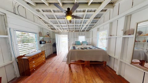 Property building, Bed, Bedroom