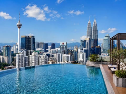 Property building, Nearby landmark, Day, Natural landscape, City view, Pool view, Swimming pool