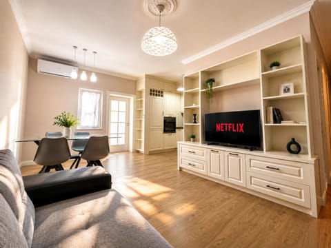 TV and multimedia, Living room, Seating area