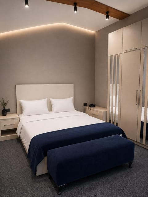 Bed, Photo of the whole room, Bedroom, wardrobe