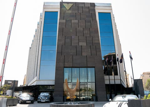 Property building, Day
