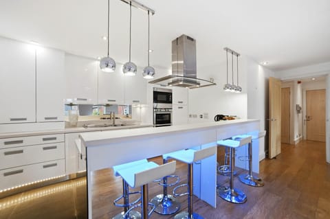 Kitchen or kitchenette, Dining area, dishwasher, oven, pet friendly, stove