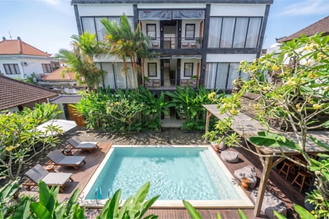Property building, Swimming pool