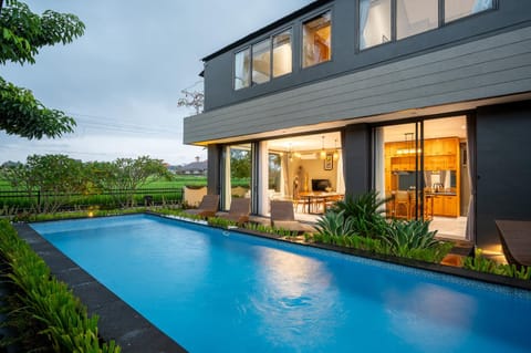 Property building, Swimming pool