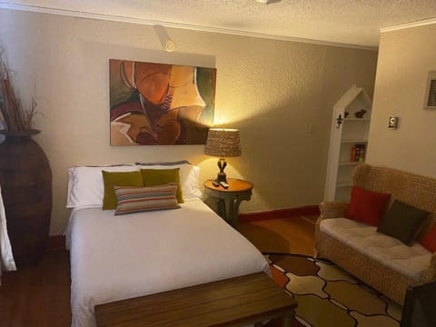 Bed, Seating area