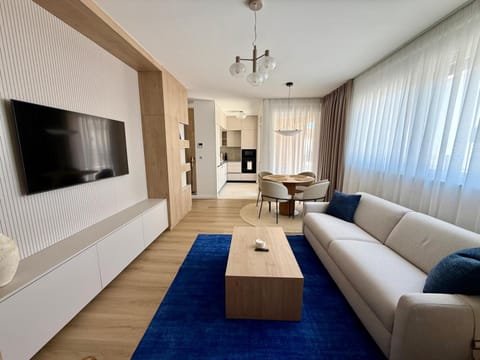 Communal lounge/ TV room, TV and multimedia, Living room, Seating area