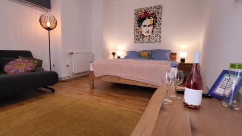 Bed, Bedroom