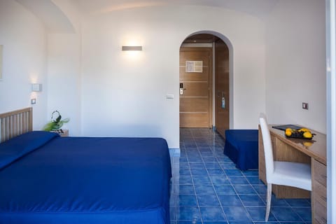 Other, Photo of the whole room, Decorative detail, Bedroom