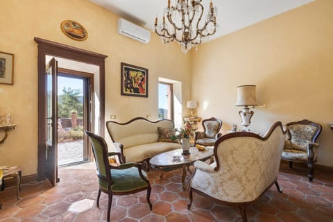 Property building, Living room