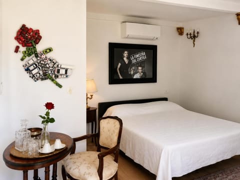 Bed, Photo of the whole room, Bedroom, air conditioner