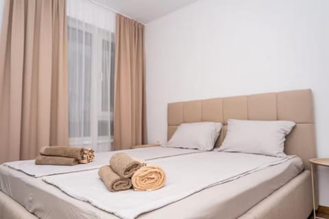 Photo of the whole room, Bedroom, towels