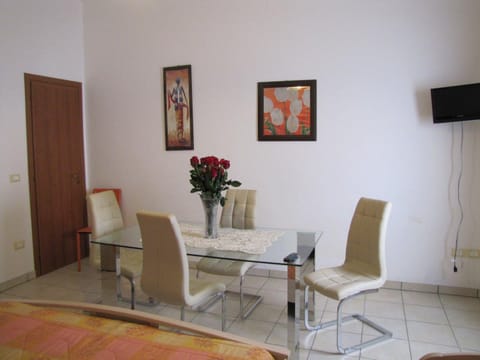 TV and multimedia, Dining area