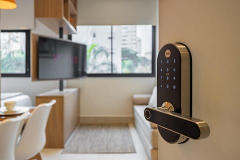 Communal lounge/ TV room, TV and multimedia, Kitchen or kitchenette, Living room, furniture