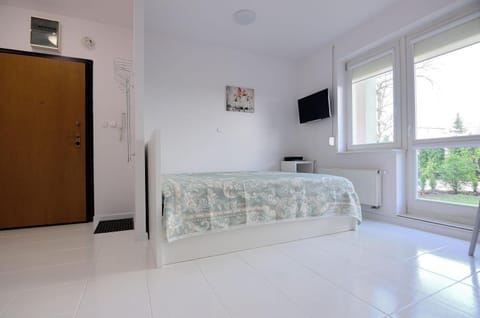 Bed, Seating area