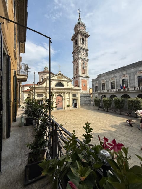 City view, Location