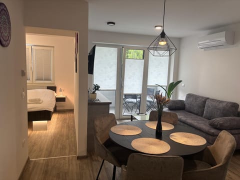 Living room, Photo of the whole room, Seating area, Bedroom