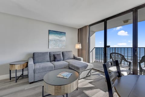Balcony/Terrace, Living room, Dining area, Sea view