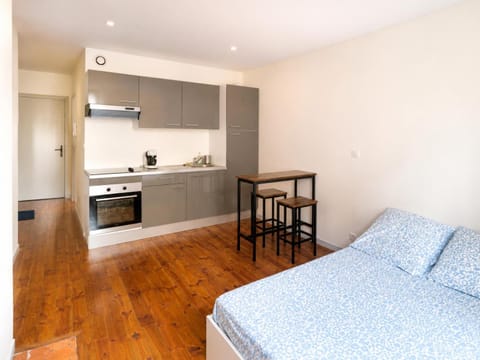 Bed, kitchen