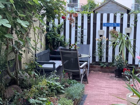 Patio, Garden