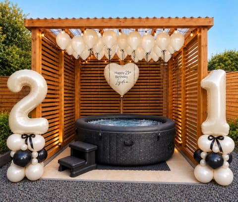Garden, Hot Tub, Swimming pool