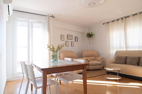Living room, Dining area, air conditioner