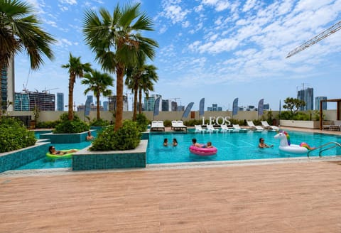 Swimming pool, Swimming pool