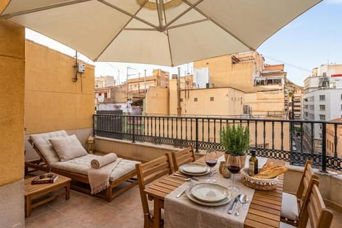 Balcony/Terrace, sunbed