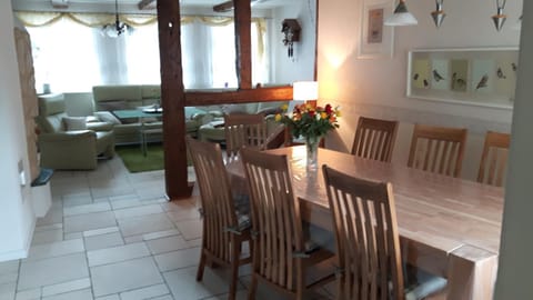 Living room, Dining area
