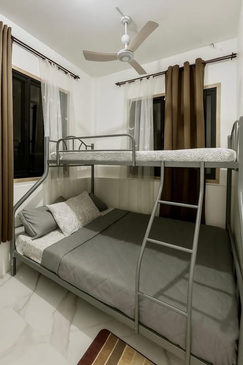 Bed, Photo of the whole room, Bedroom, bunk bed