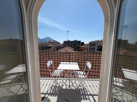 Natural landscape, Balcony/Terrace, Mountain view