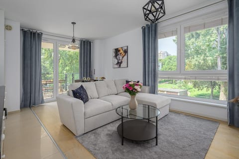 Garden, View (from property/room), Balcony/Terrace, Living room, Seating area, Garden view
