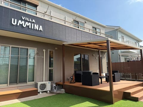 Property building, Day, Balcony/Terrace