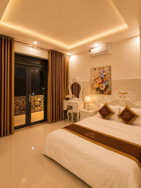 Photo of the whole room, Bedroom, air conditioner