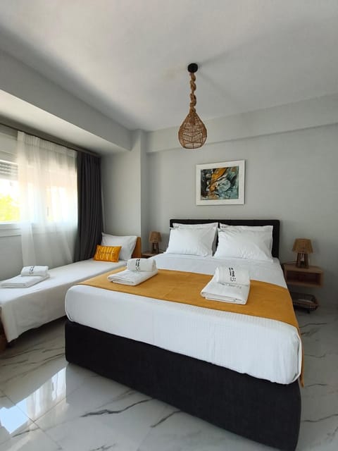 Bed, Photo of the whole room, Bedroom, towels