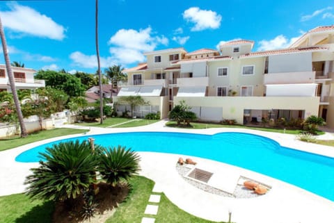 Property building, View (from property/room), Kitchen or kitchenette, Garden view, Pool view, Swimming pool, Swimming pool