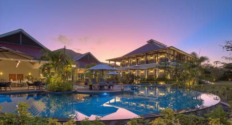 Property building, Swimming pool, Swimming pool