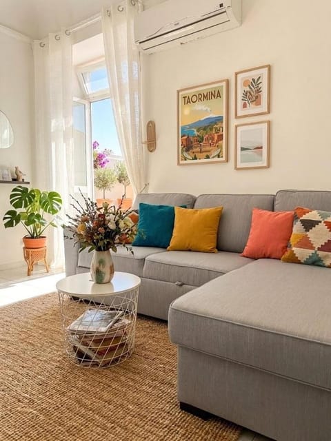 Living room, air conditioner