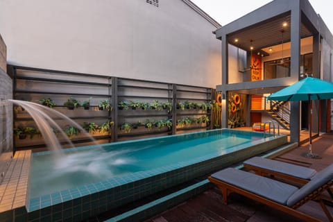 Swimming pool, sunbed