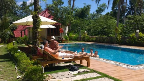 Swimming pool, group of guests