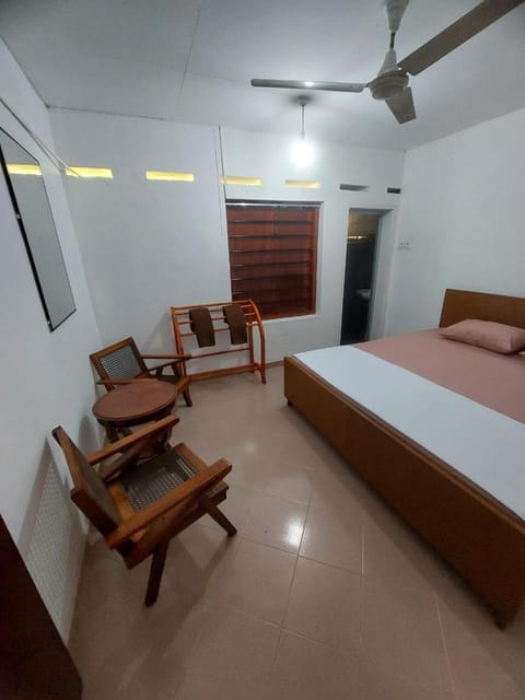 Bed, Seating area, Bedroom, air conditioner
