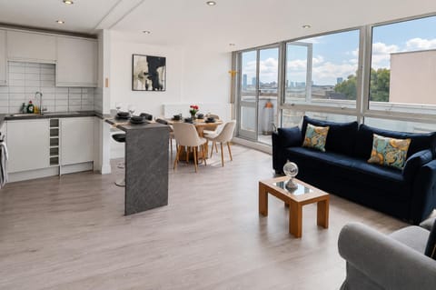 Property building, View (from property/room), Kitchen or kitchenette, Living room, Decorative detail, Seating area, Dining area, flat iron, heating, internet, storage, kitchen