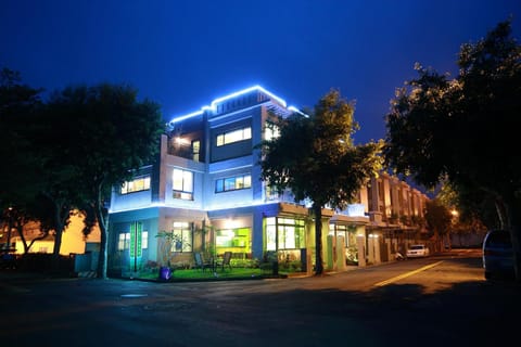 Facade/entrance, Bird's eye view, Floor plan
