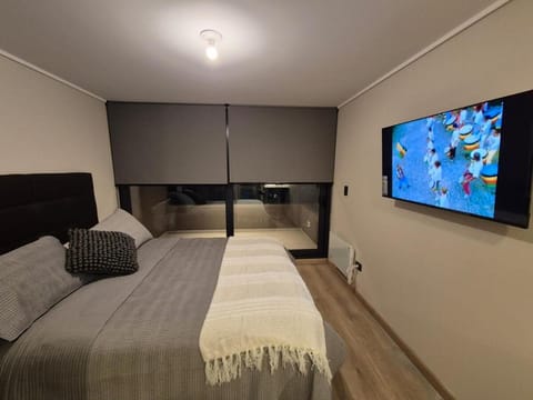 Bed, TV and multimedia, Bedroom